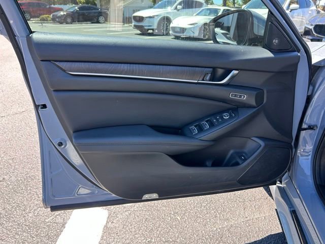 Used 2022 Honda Accord Touring image 12