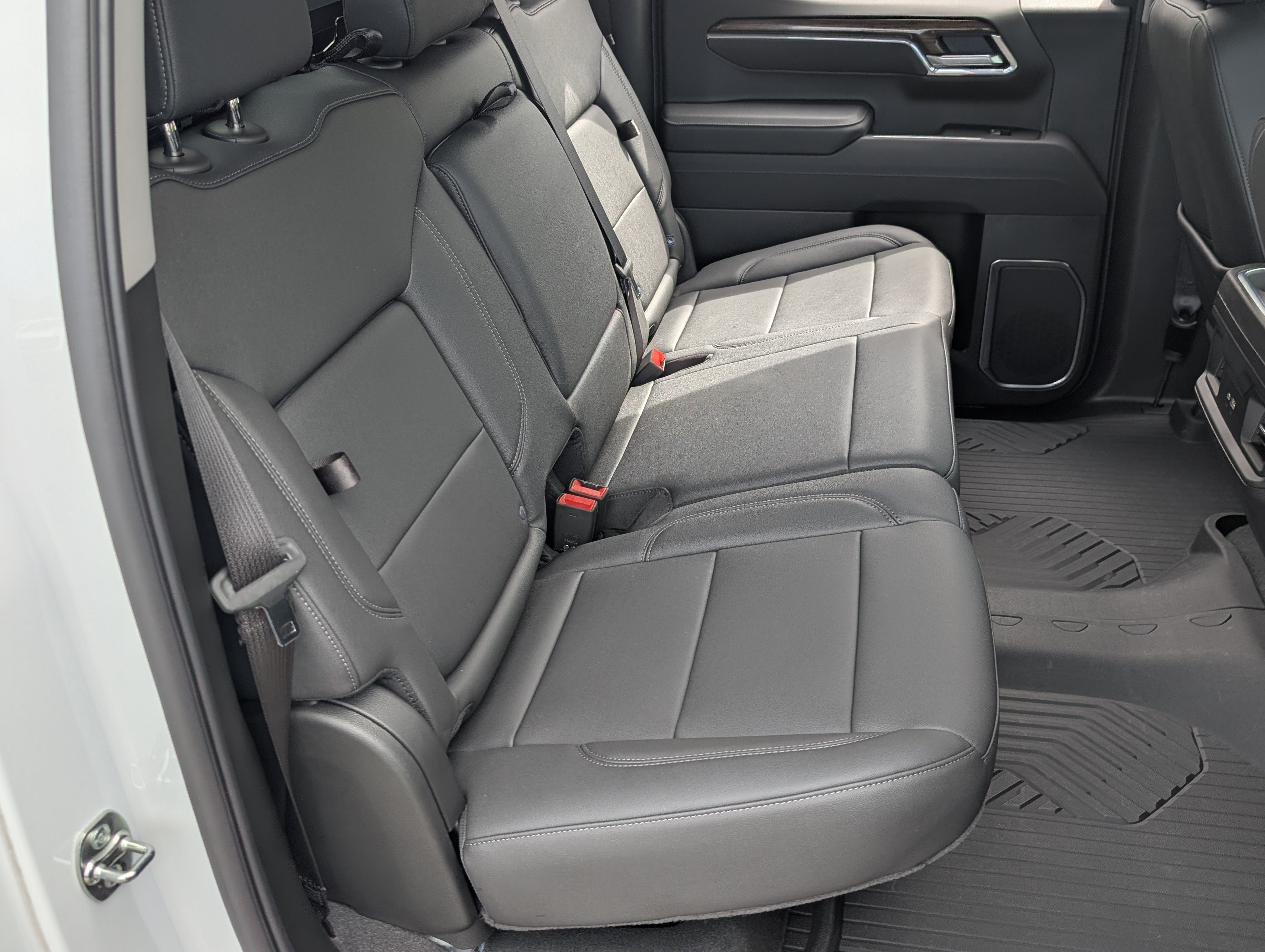 Used 2026 Chevrolet Silverado 1500 LT Trail Boss w/ LT Trail Boss Premium Package AWD/4WD image 19