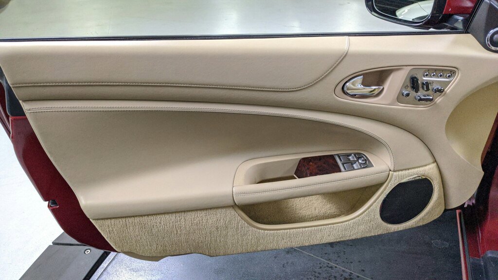 Used 2010 Jaguar XK Convertible image 30