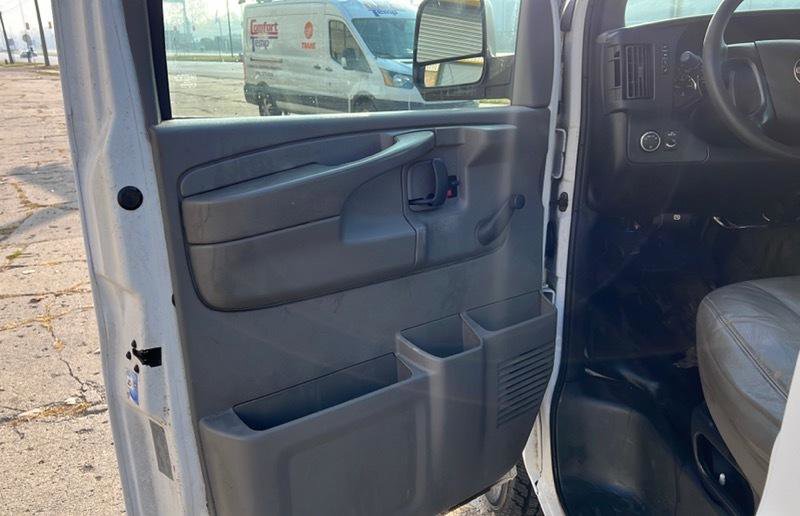 Used 2008 GMC Savana 2500 RWD image 11