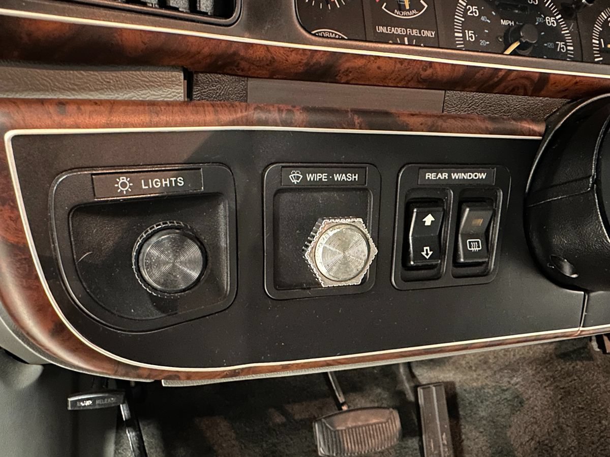 Used 1988 Ford Bronco AWD/4WD image 26