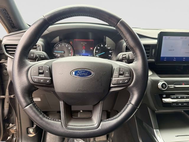 Used 2020 Ford Explorer XLT w/ Equipment Group 202A AWD/4WD image 30