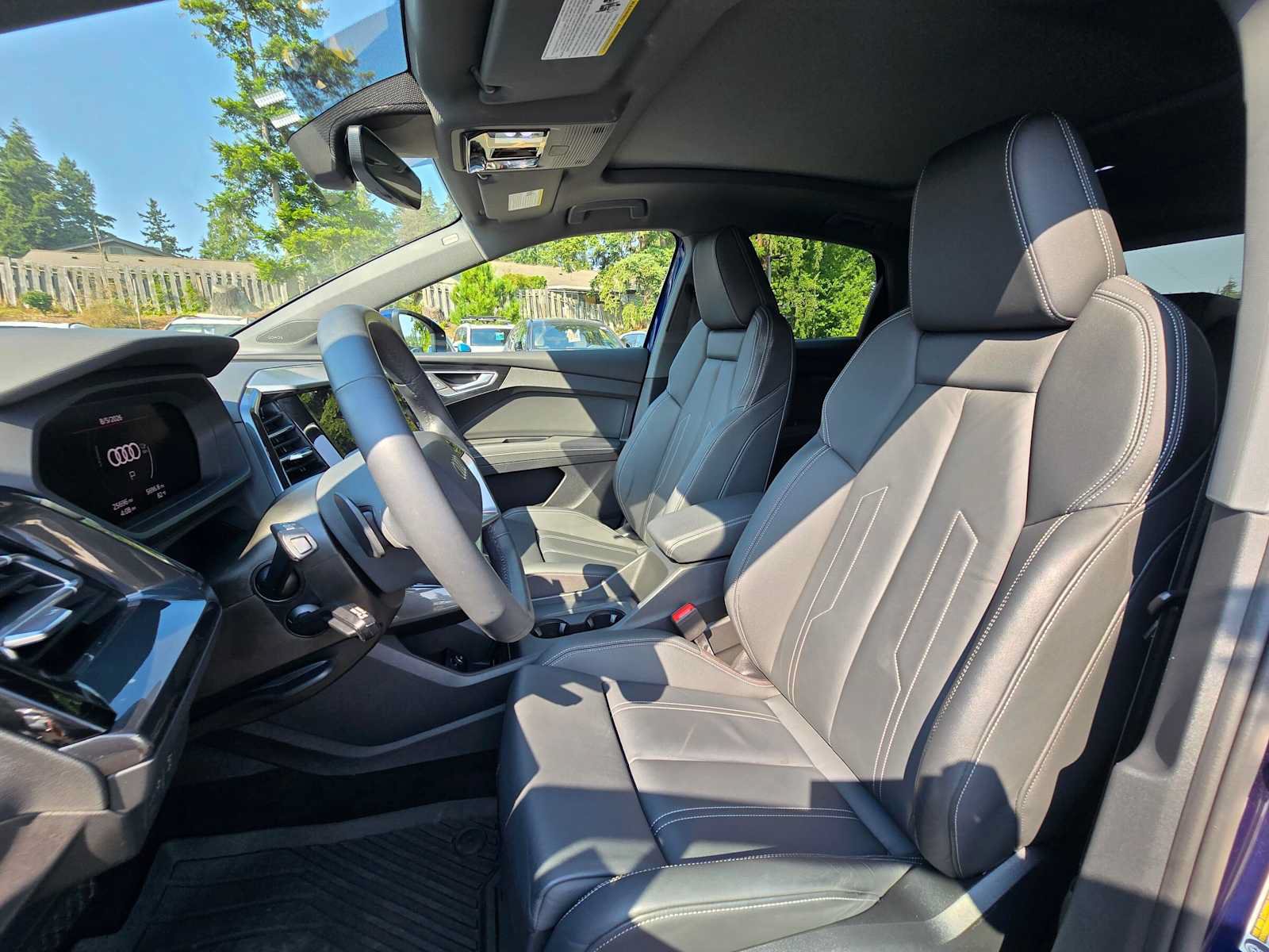 Used 2023 Audi Q4 e-tron Prestige AWD/4WD image 21