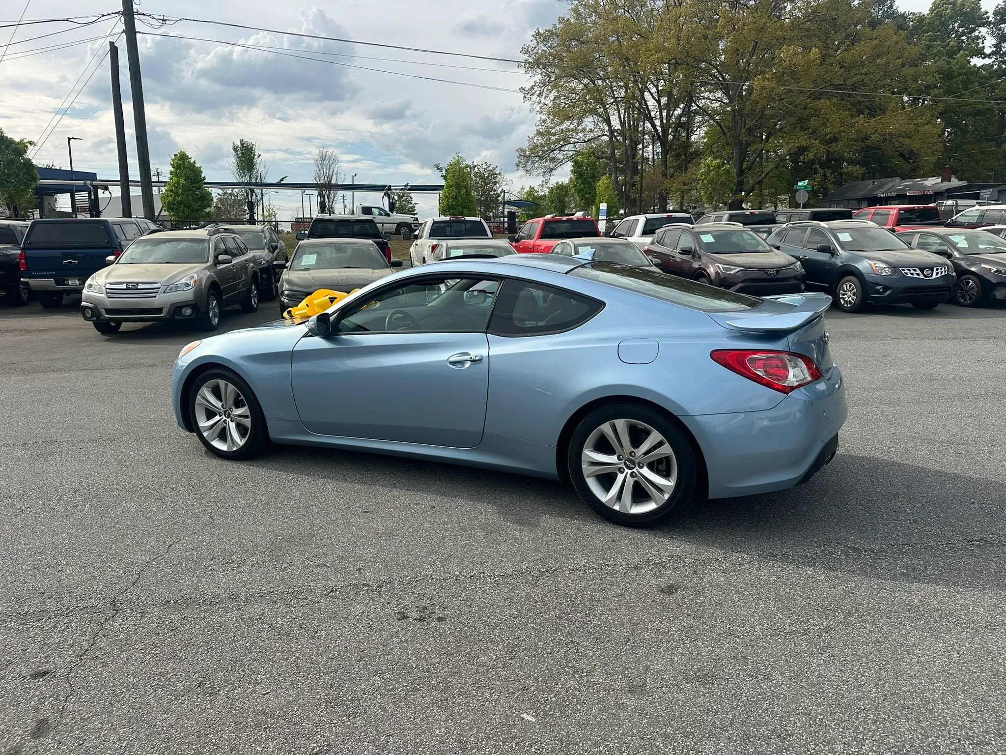 Used 2011 Hyundai Genesis 3.8 image 6