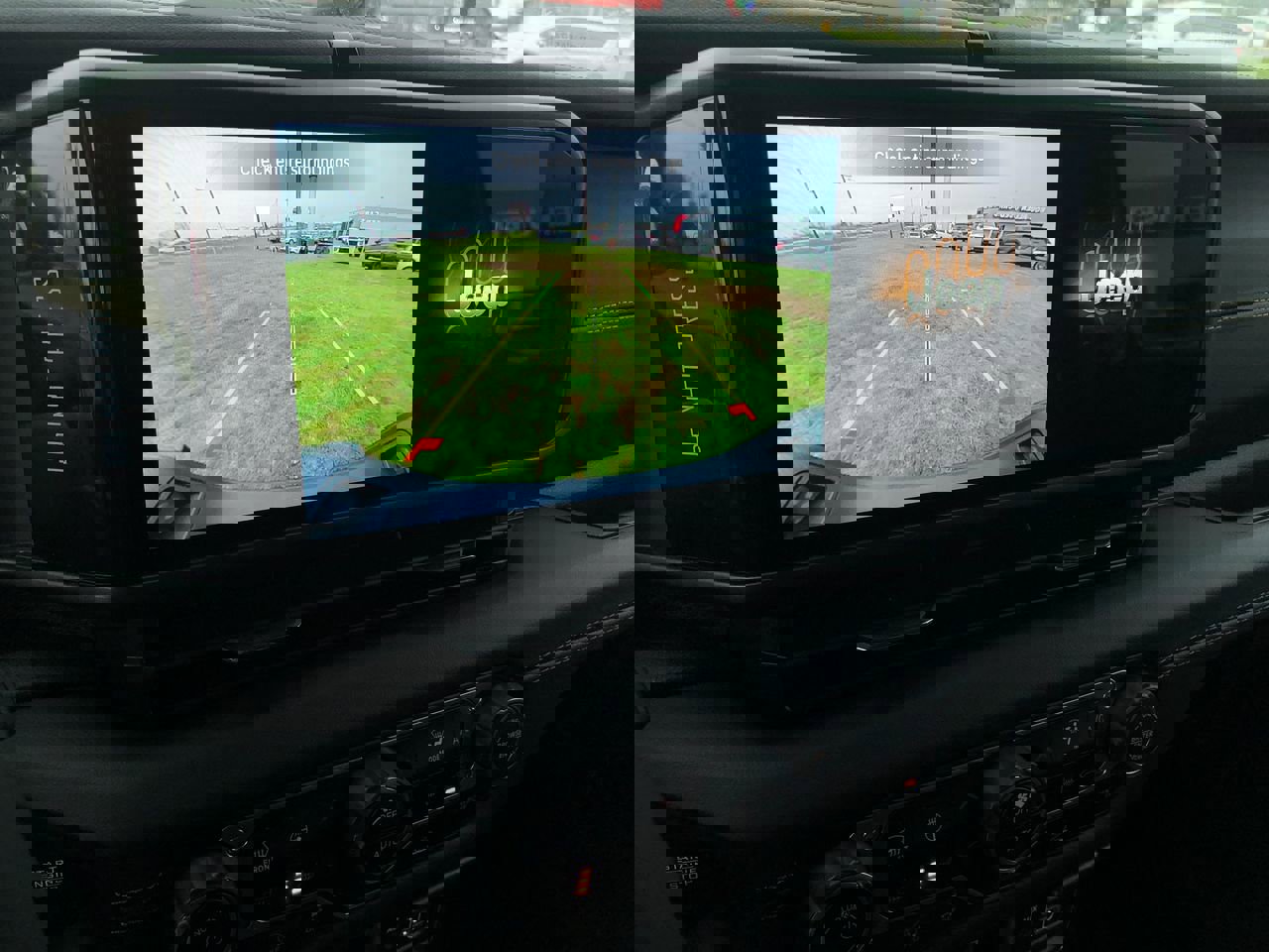 Used 2025 Jeep Gladiator Sport image 28