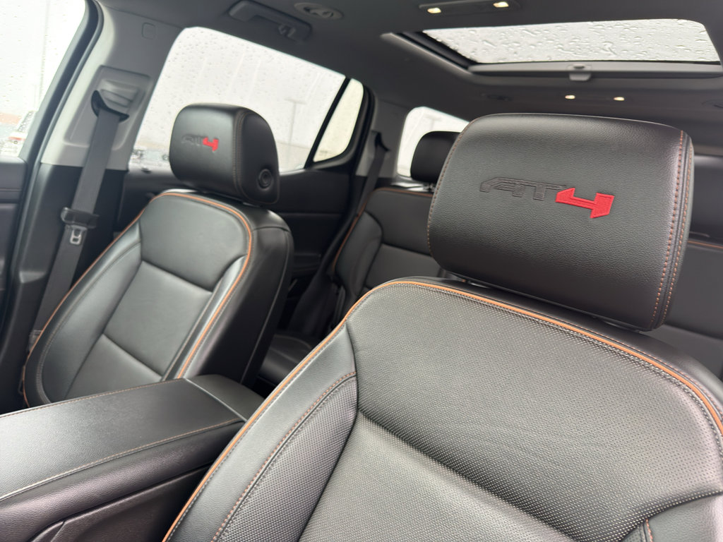 Used 2022 GMC Acadia AT4 w/ Technology Package AWD/4WD image 27