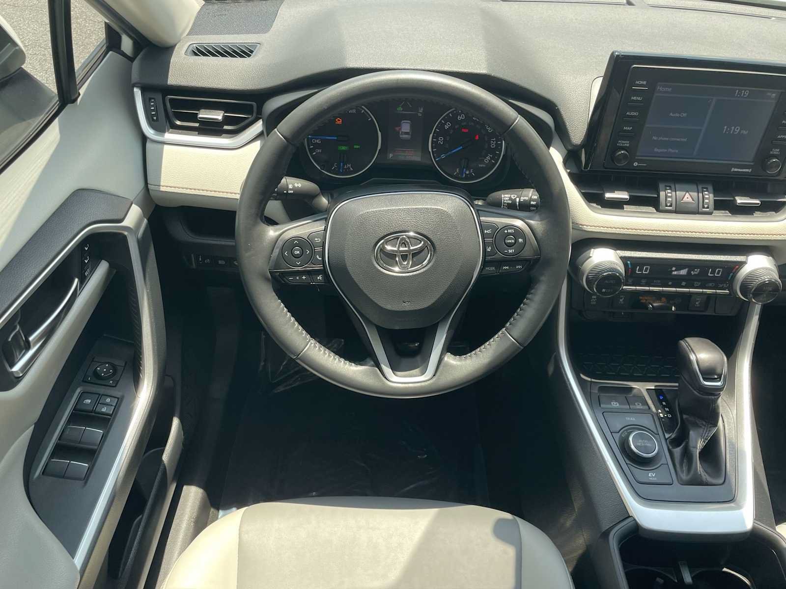 Used 2022 Toyota RAV4 XLE Premium AWD/4WD image 8