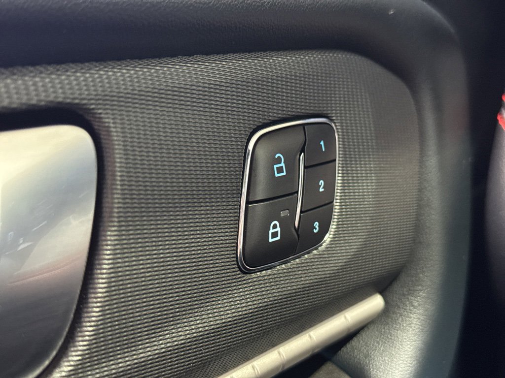 Used 2025 Ford Explorer ST image 39