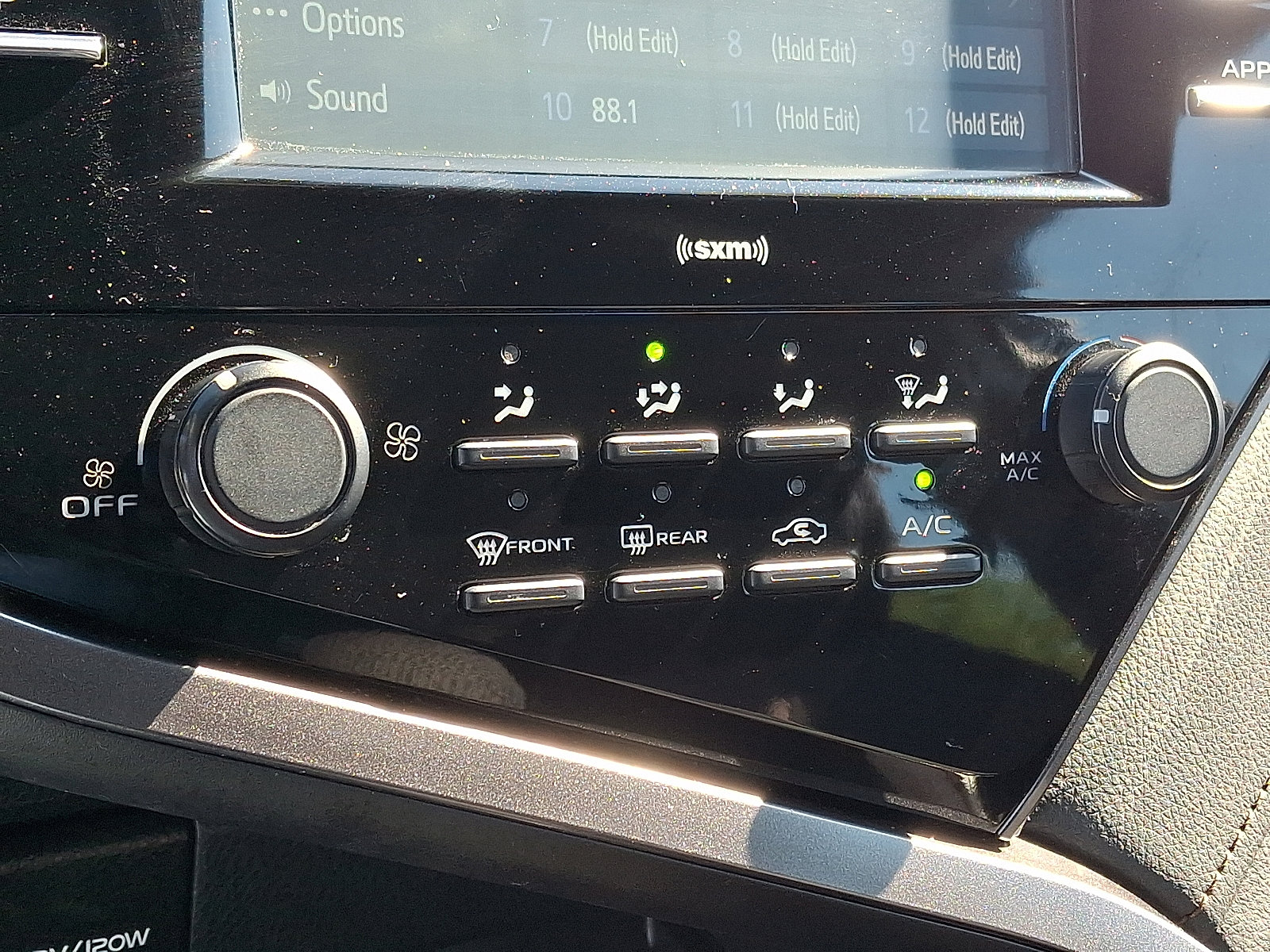 Used 2020 Toyota Camry LE image 15