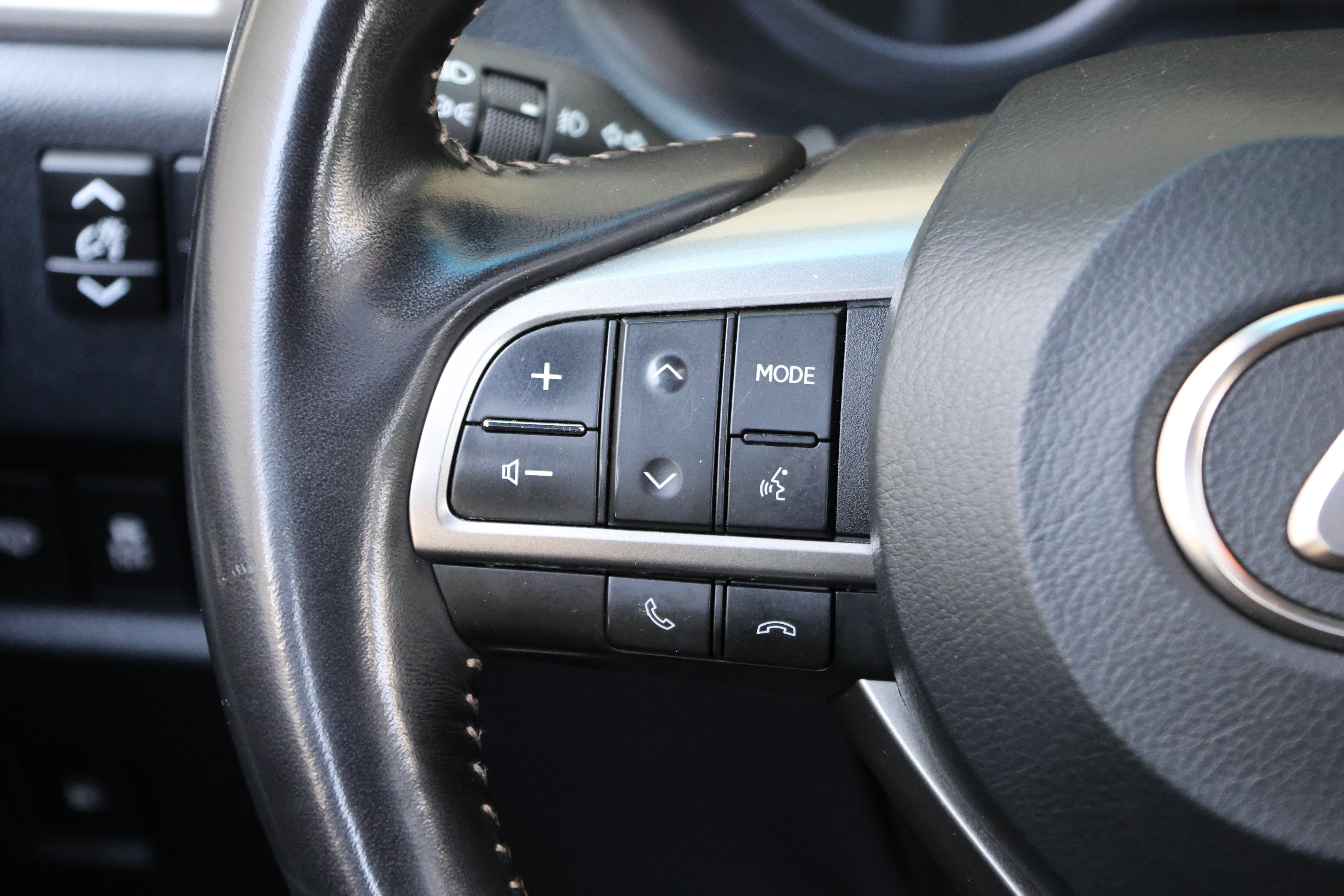 Certified 2023 Lexus GX 460 Luxury w/ Sport Design Package AWD/4WD image 30