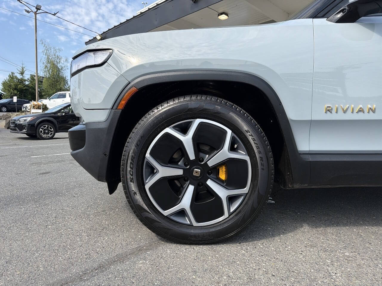 Used 2022 Rivian R1T Adventure AWD/4WD image 2