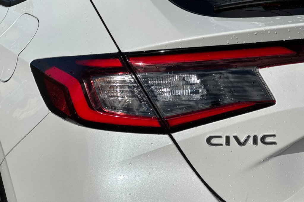 Certified 2024 Honda Civic EX-L image 32