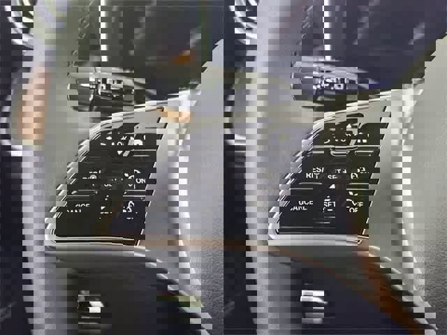 Certified 2025 Mercedes-Benz GLC 300 4MATIC image 49