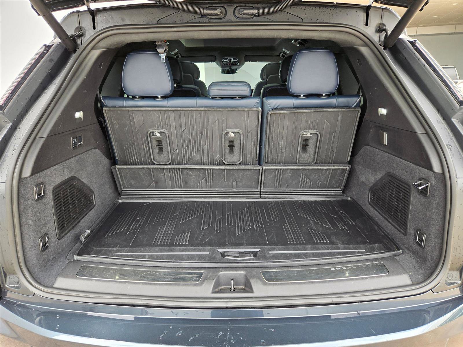Used 2026 Cadillac Escalade IQ Luxury 2 w/ LPO, Floor Liner Package AWD/4WD image 33