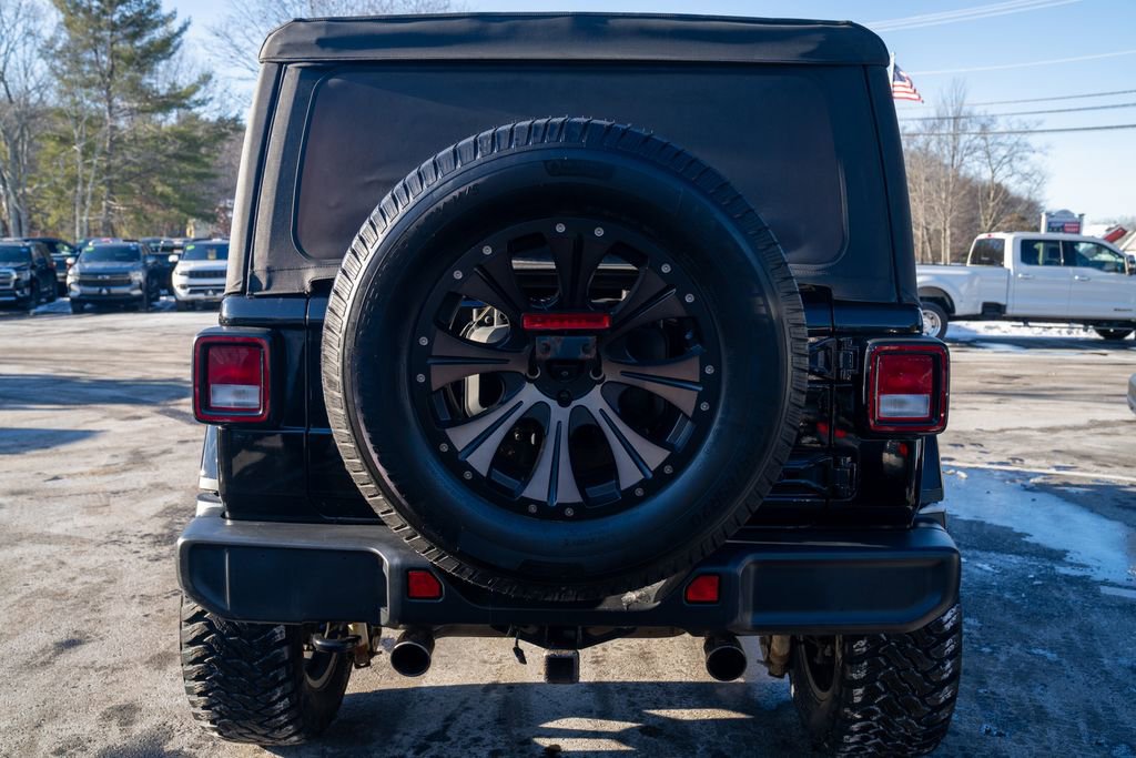 Used 2018 Jeep Wrangler Unlimited Sahara image 5