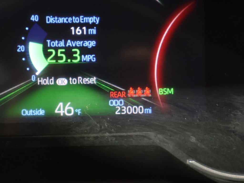 Used 2023 Toyota RAV4 XLE Premium image 39