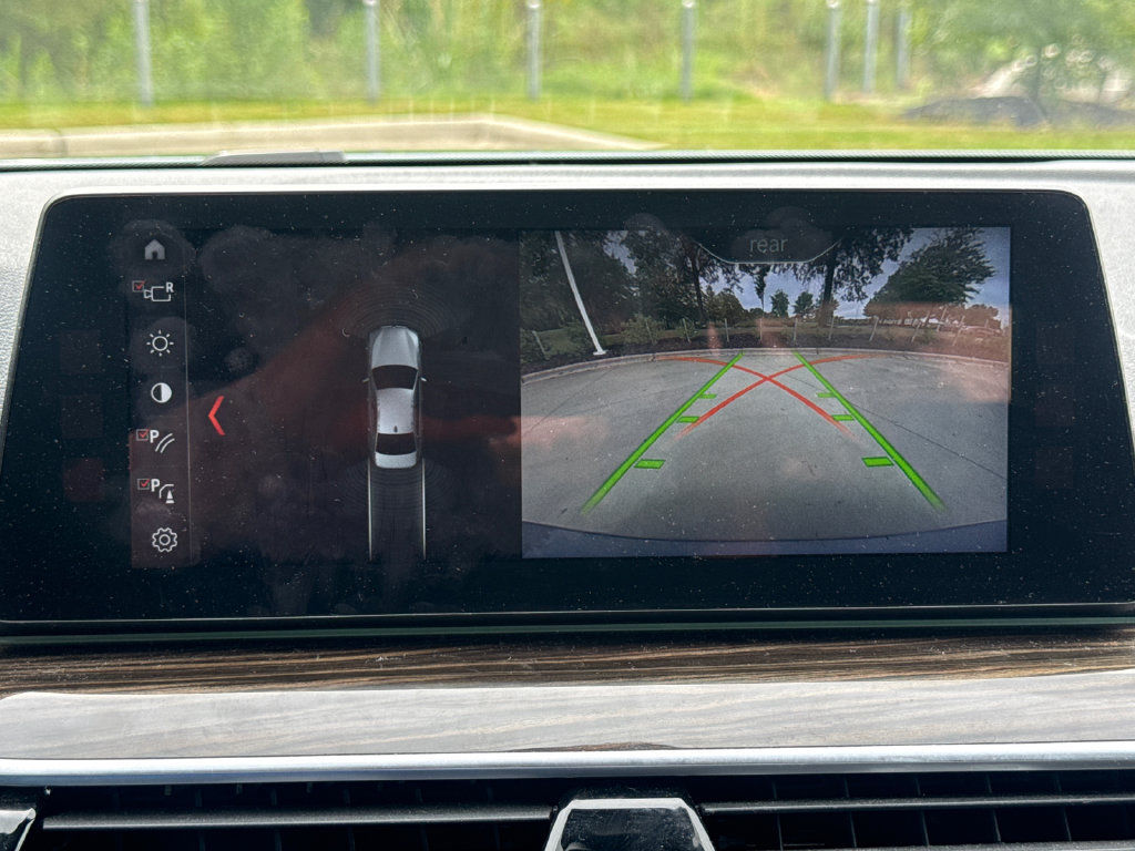 Used 2018 BMW 530e RWD image 26