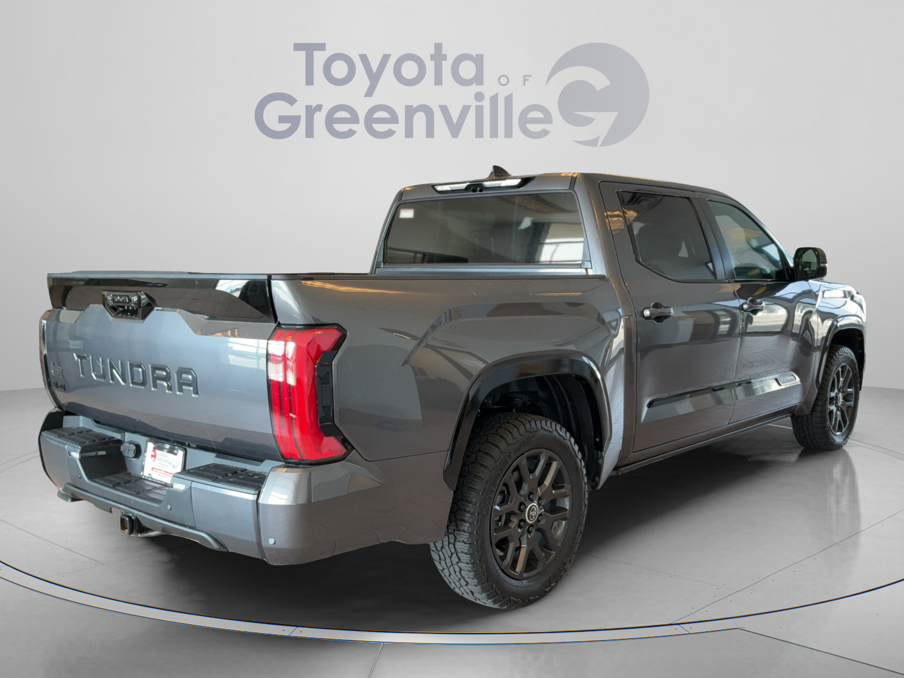 Used 2024 Toyota Tundra Platinum AWD/4WD image 5