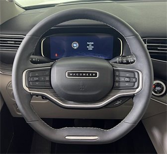 Used 2024 Jeep Wagoneer Series III w/ Flexible Seating Group image 11