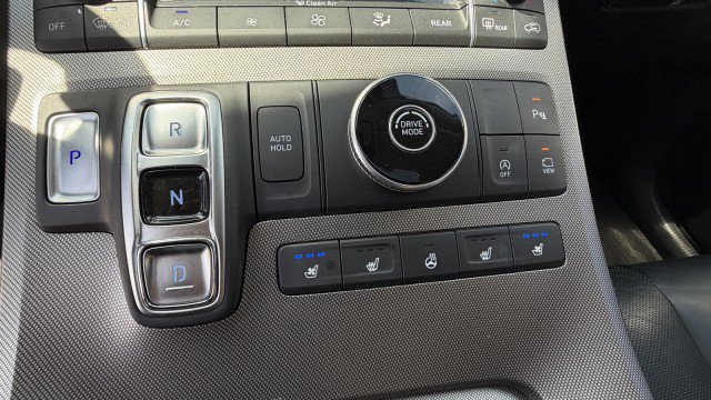 Used 2022 Hyundai Palisade Limited w/ Cargo Package FWD image 18
