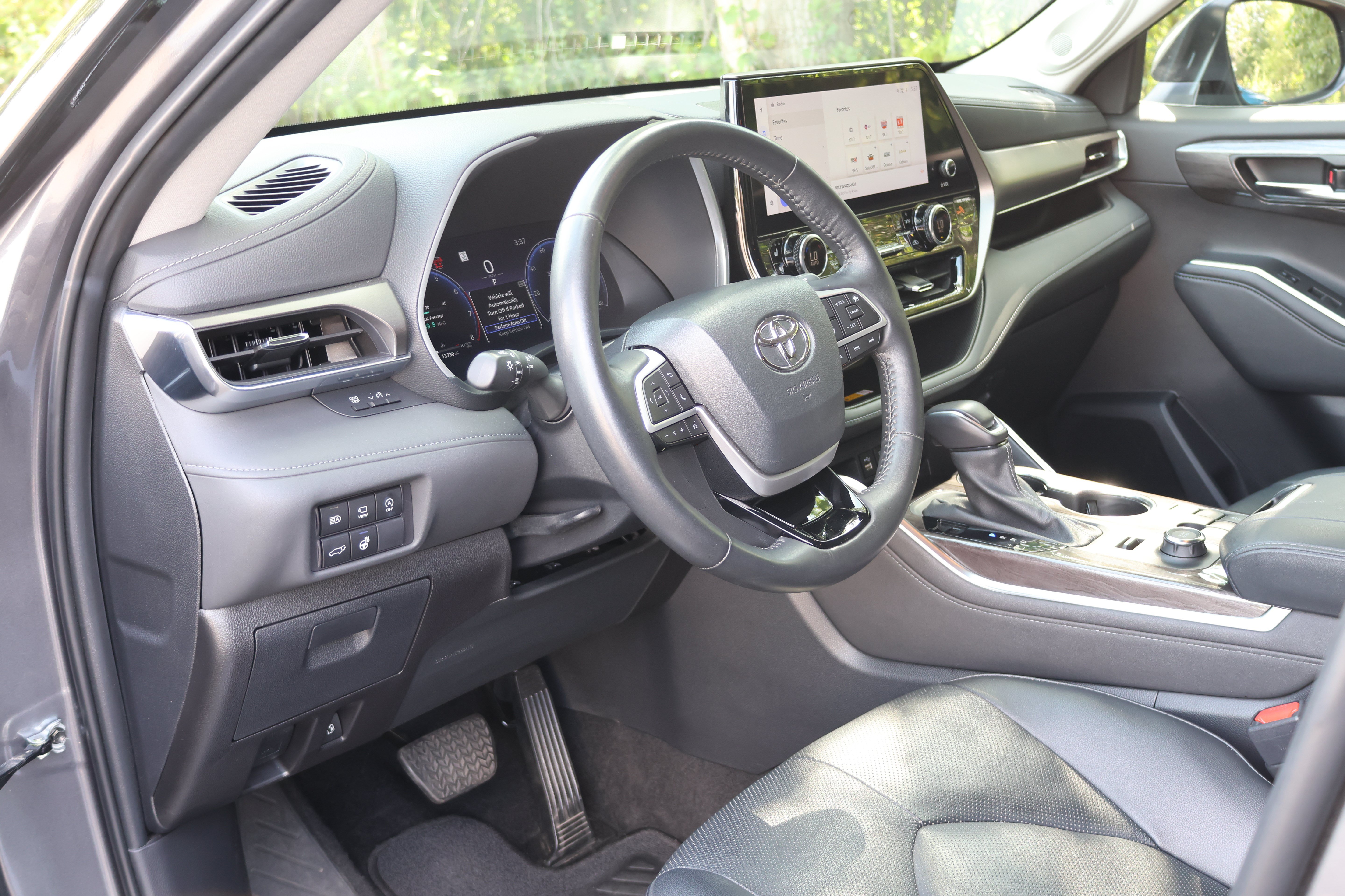 Certified 2024 Toyota Highlander Limited AWD/4WD image 32