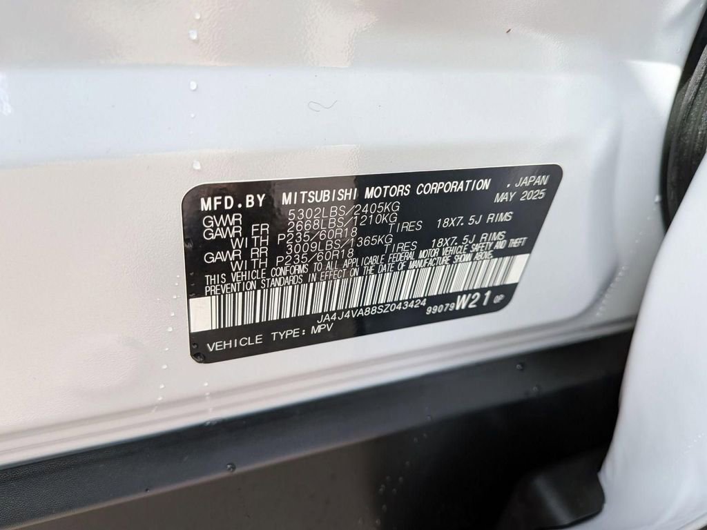 Used 2025 Mitsubishi Outlander Trail Edition image 34