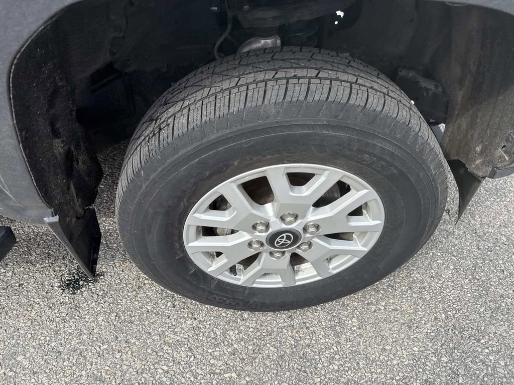 Certified 2024 Toyota Tacoma SR5 image 10