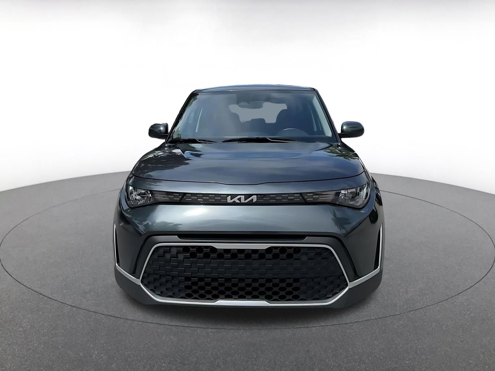 Used 2025 Kia Soul LX w/ LX Technology Package FWD image 4