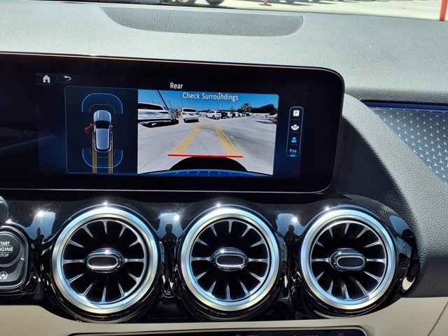 Used 2025 Mercedes-Benz GLA 250 image 13