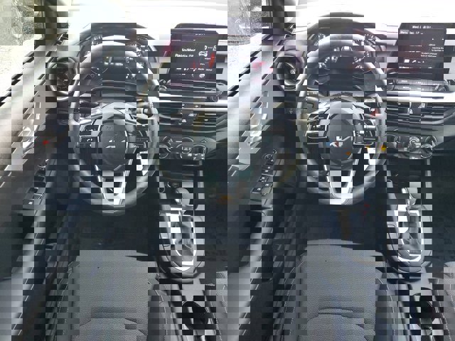 Used 2024 Kia Forte LXS w/ LXS Technology Package image 7