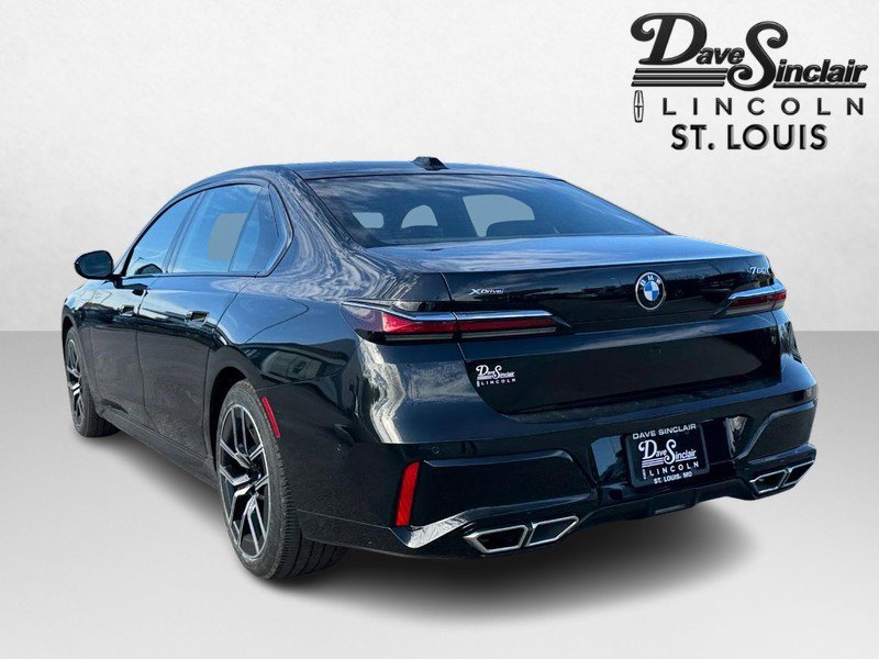 Used 2023 BMW 760i xDrive image 7