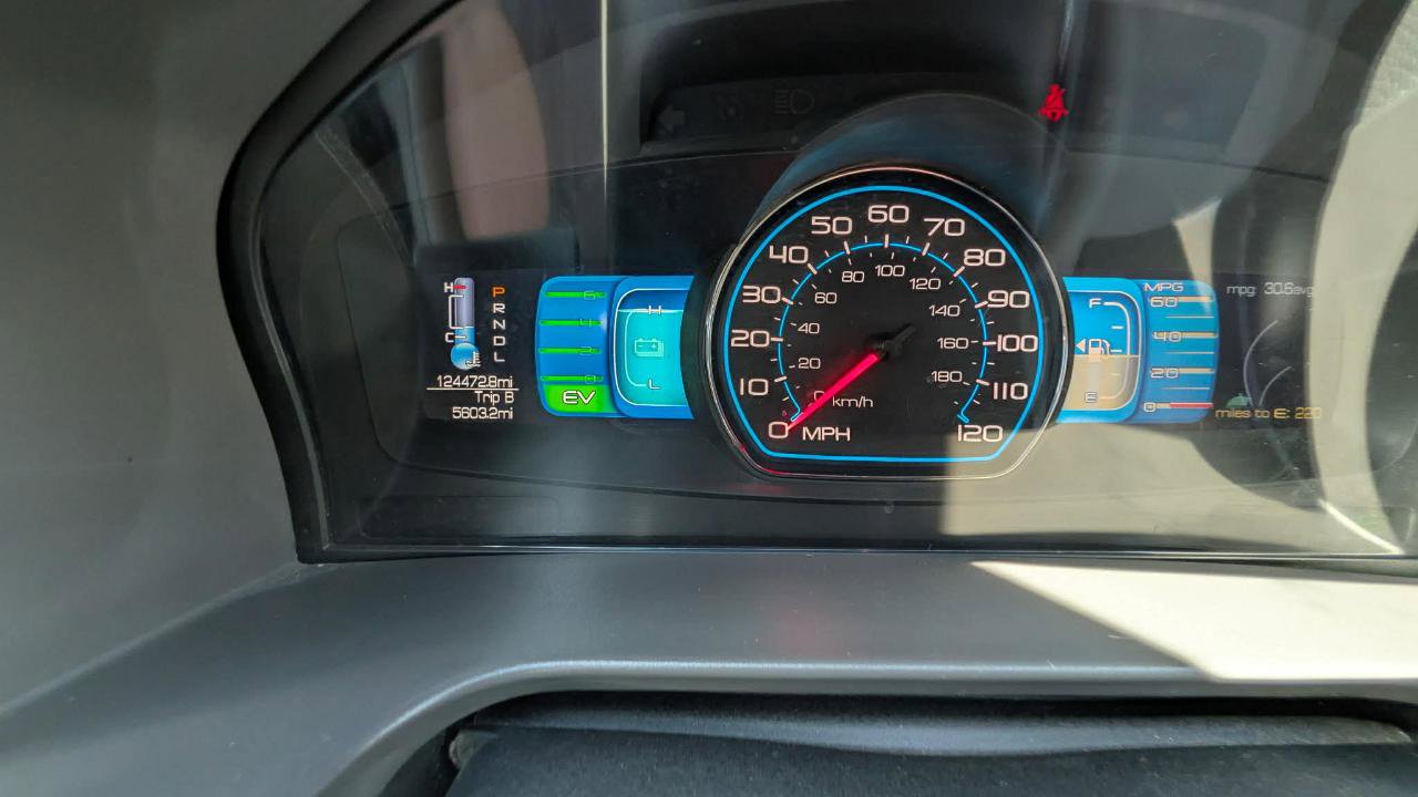 Used 2012 Ford Fusion Hybrid FWD image 15