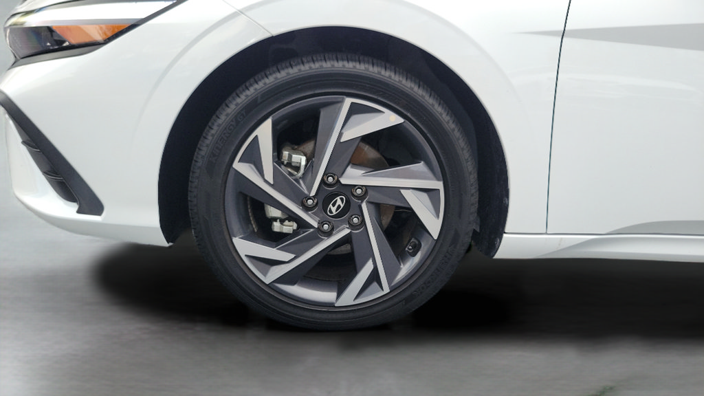 Certified 2025 Hyundai Elantra SEL FWD image 25