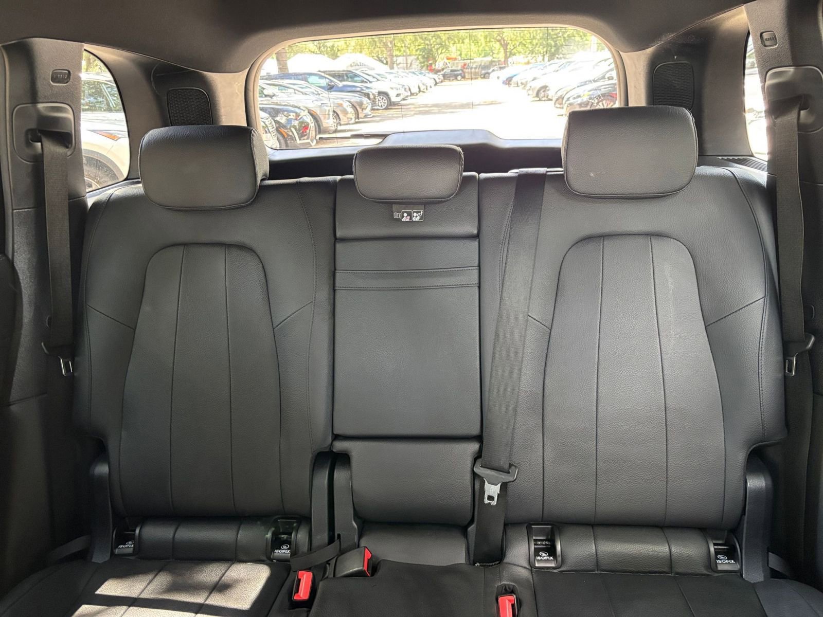 Used 2025 Mercedes-Benz GLB 250 image 39
