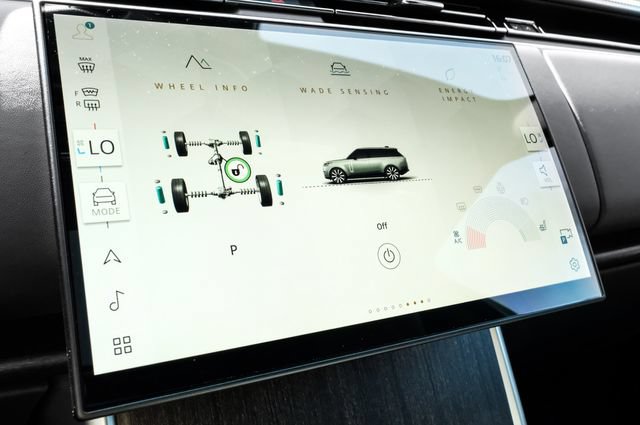 New 2026 Land Rover Range Rover SE AWD/4WD image 37