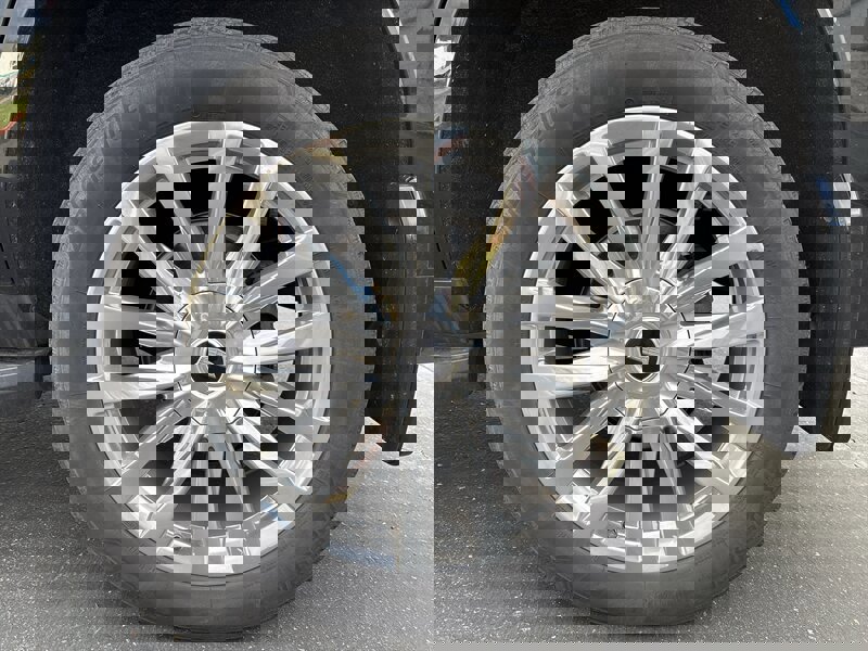 Used 2021 Cadillac Escalade Premium Luxury w/ LPO, Illumination Package image 19