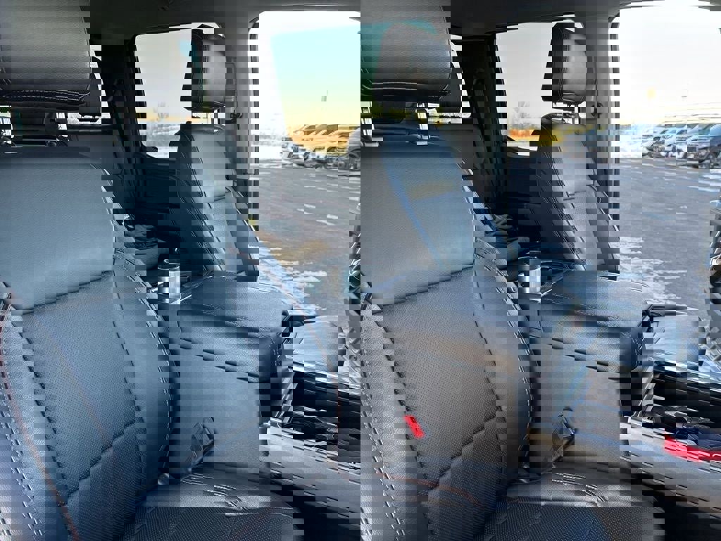 Used 2024 Ford F250 Lariat w/ Black Appearance Package image 18