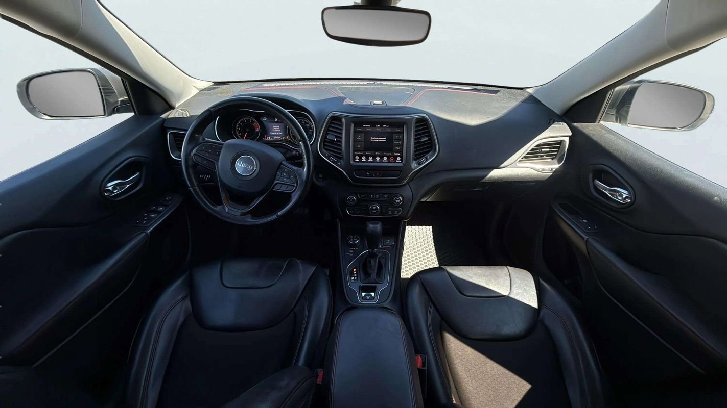 Used 2020 Jeep Cherokee Trailhawk w/ Cold Weather Group image 15