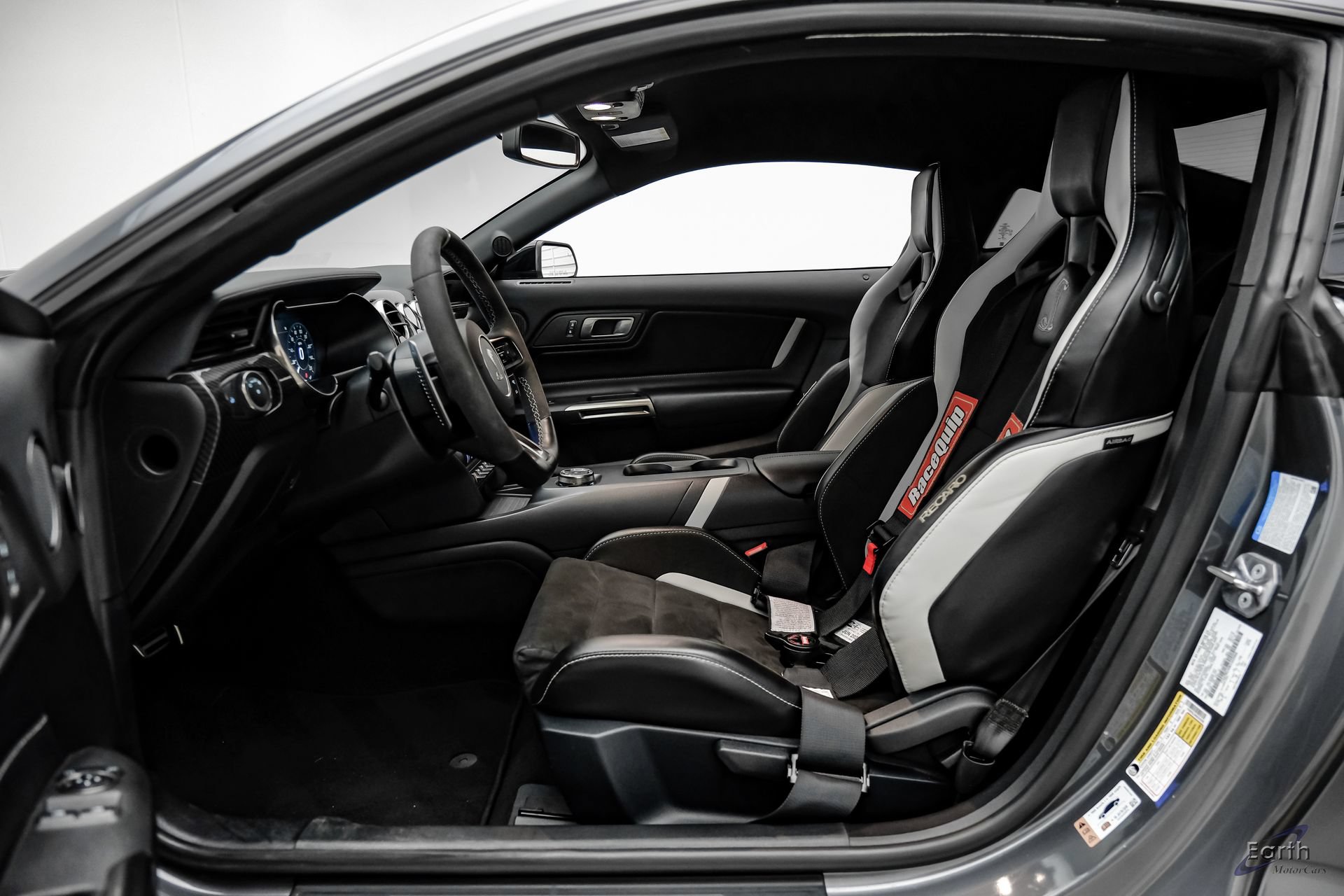 Used 2021 Ford Mustang Shelby GT500 w/ Carbon Fiber Track Pack RWD image 46
