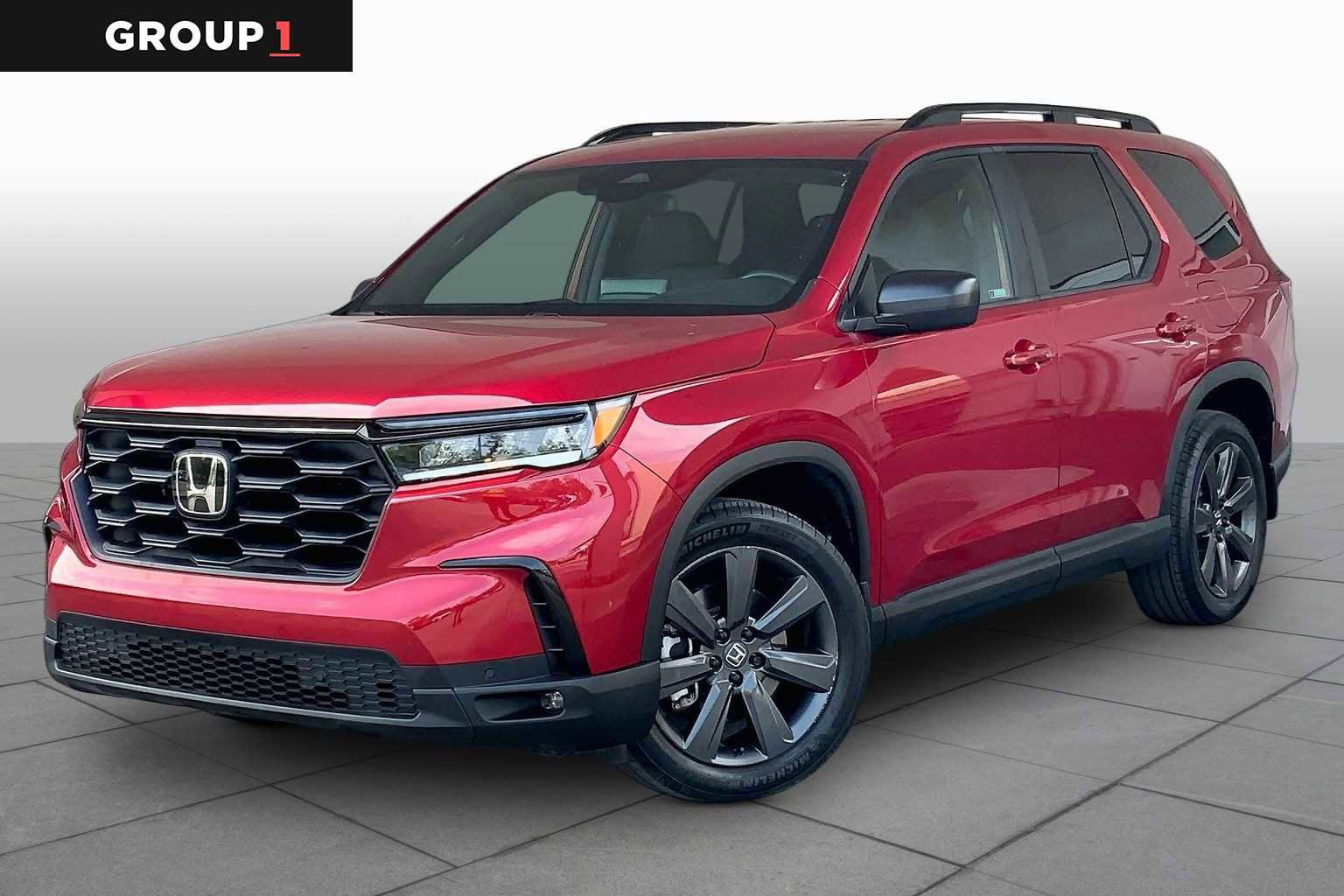 Used 2024 Honda Pilot Sport image 1