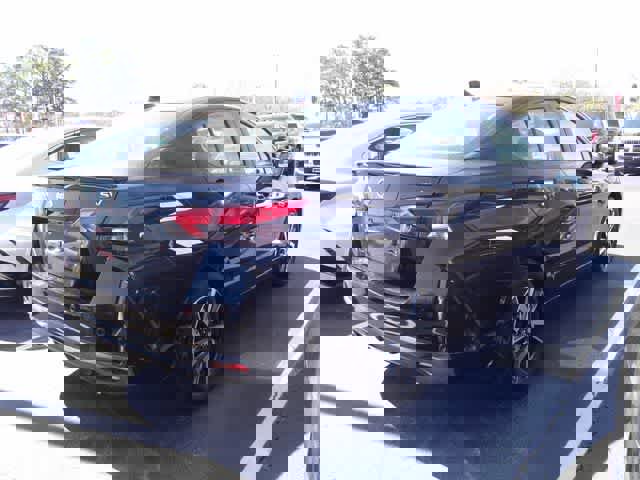 Used 2021 Nissan Versa SV image 5