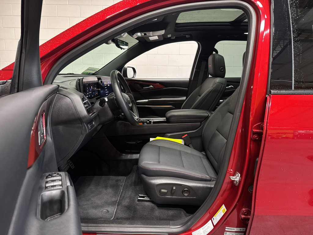 Used 2026 Chevrolet Traverse Z71 AWD/4WD image 16