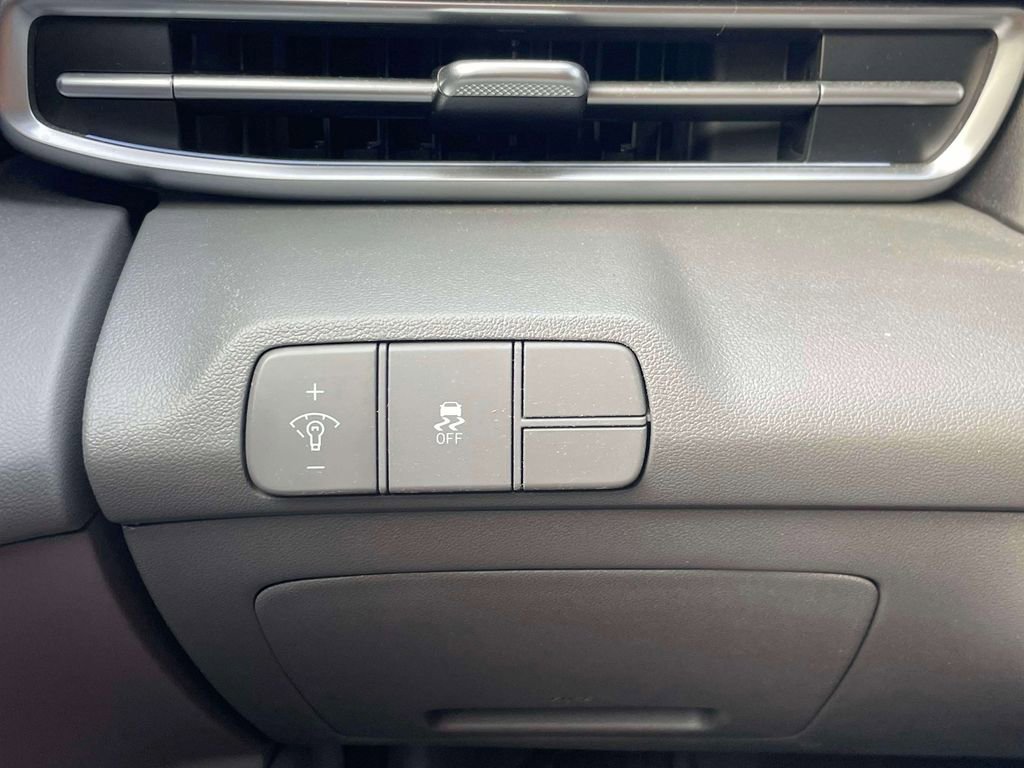 Certified 2024 Hyundai Elantra SEL image 18