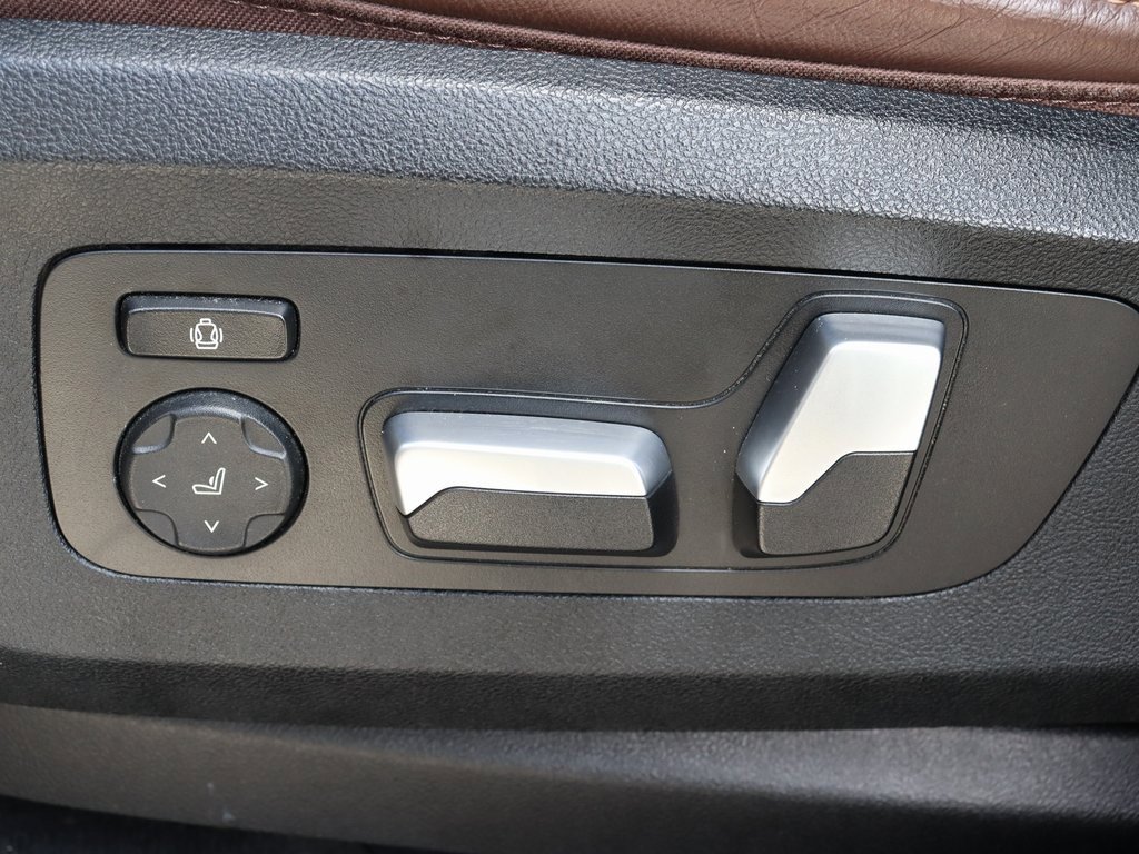 Used 2022 BMW X7 xDrive40i w/ M Sport Package image 21