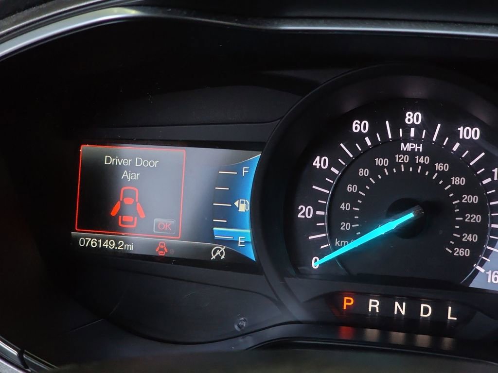 Used 2020 Ford Fusion SE image 32