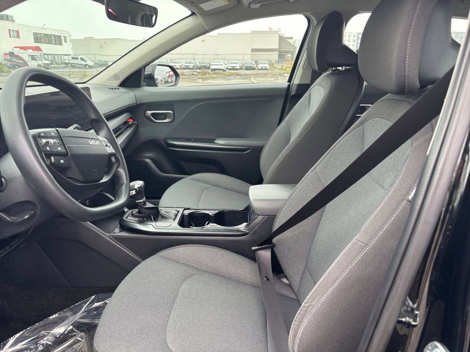 Used 2025 Kia K4 FWD image 24