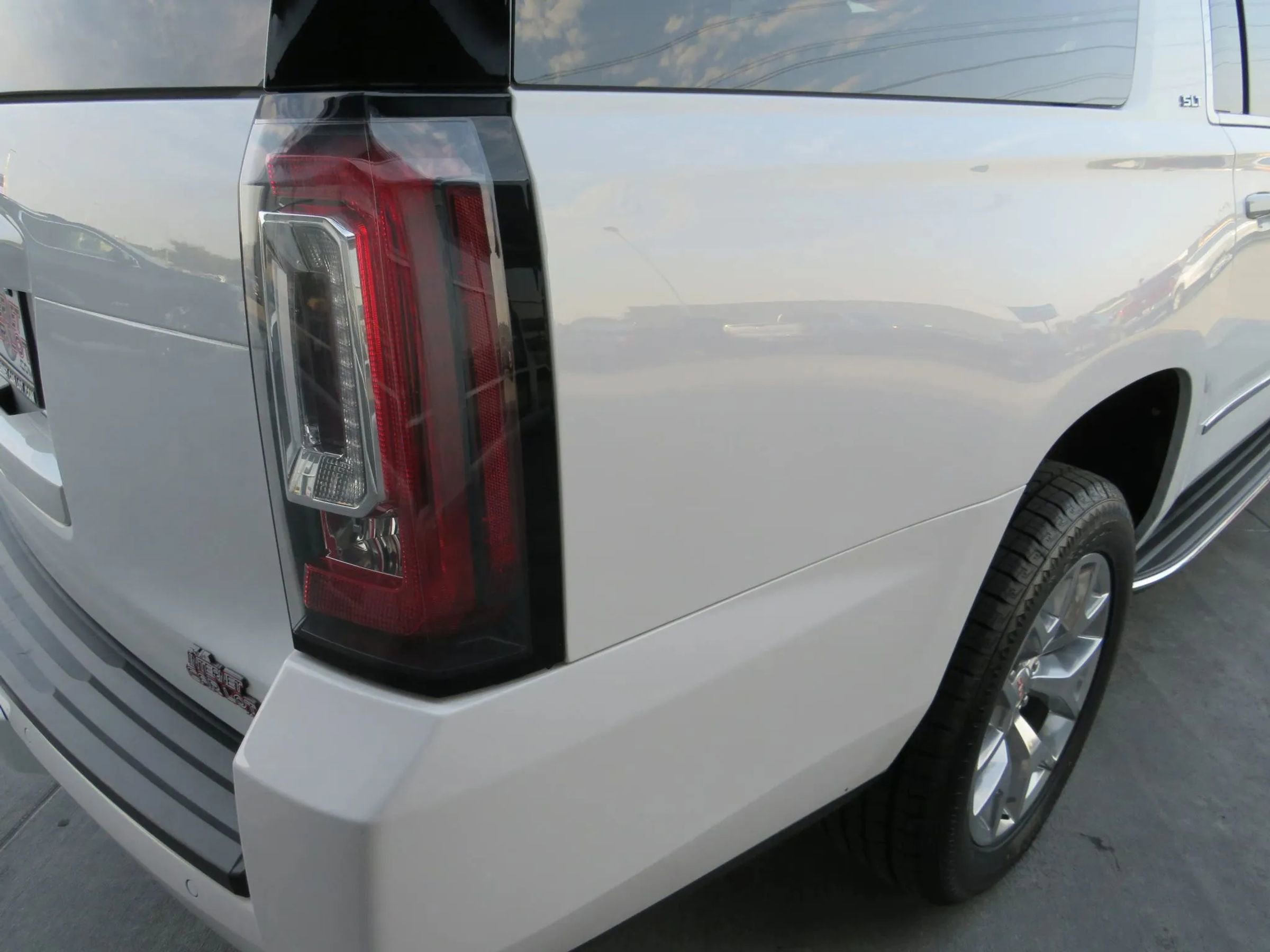 Used 2019 GMC Yukon XL SLT image 37