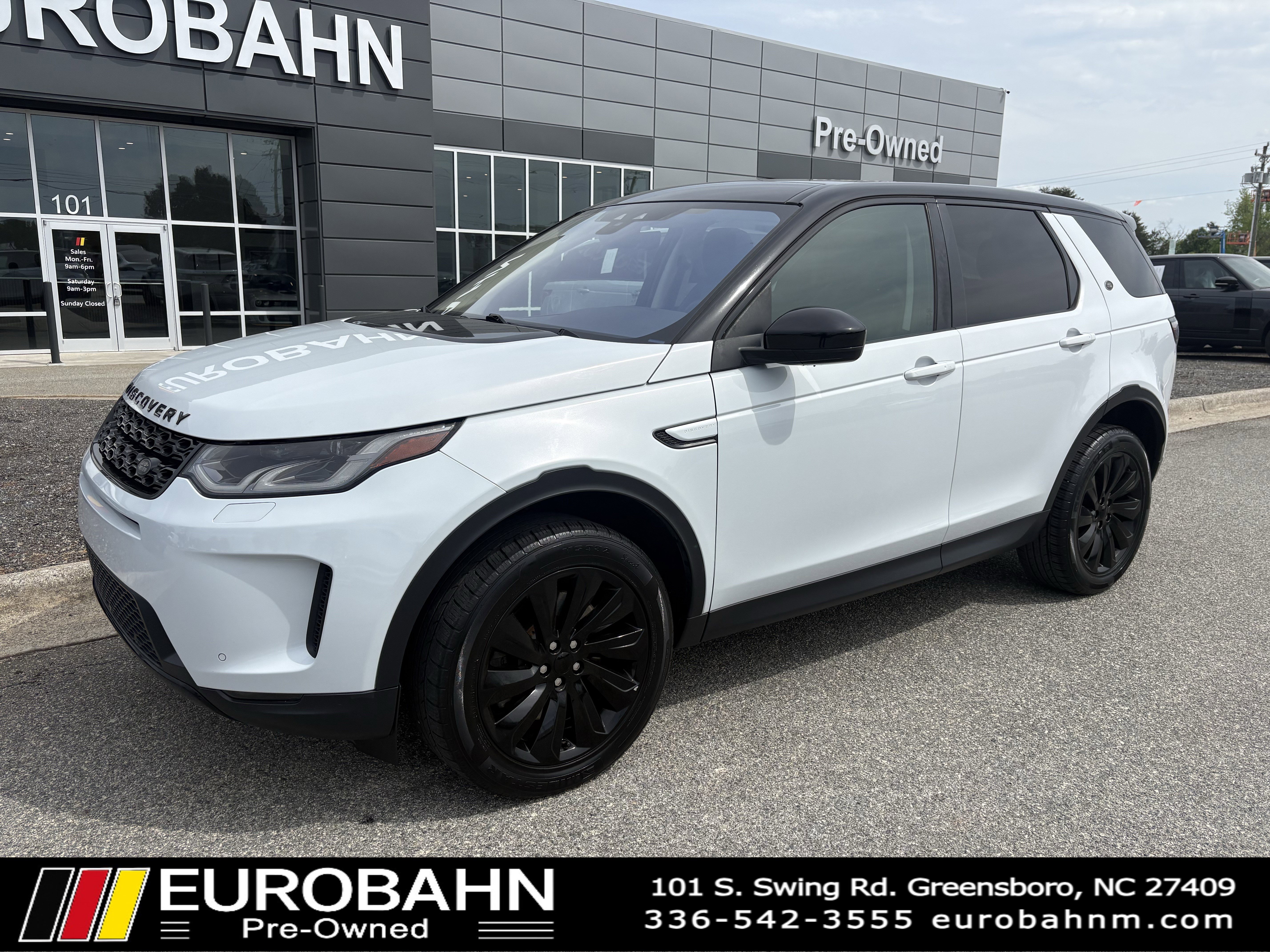 Used 2020 Land Rover Discovery Sport SE image 26