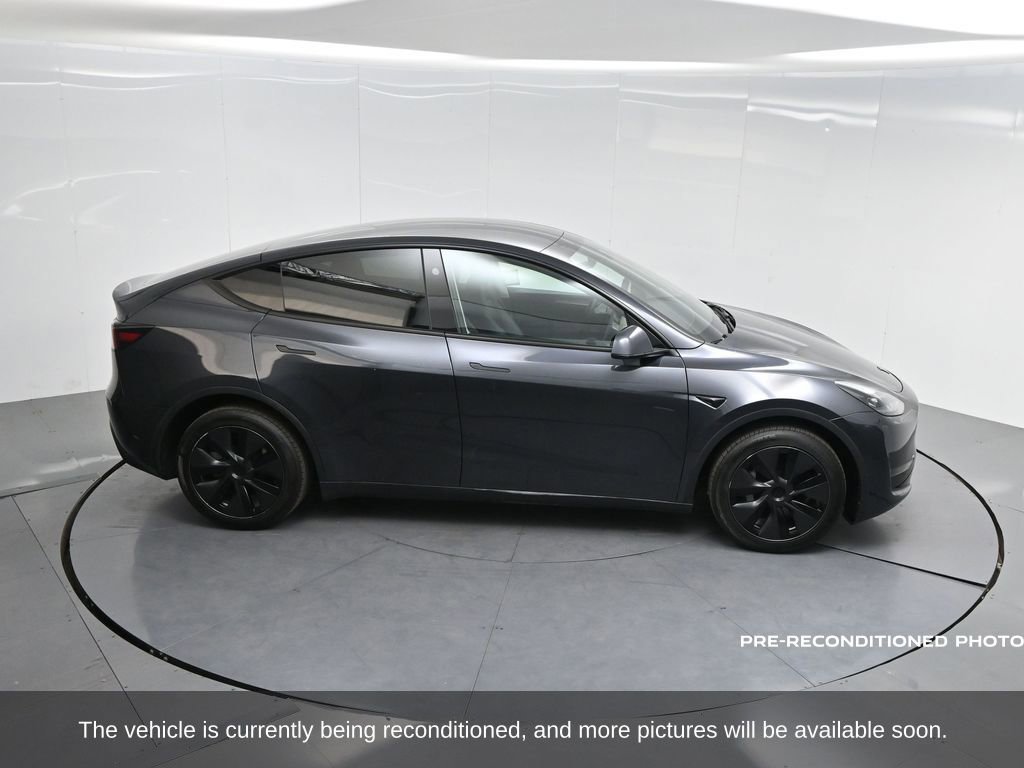 Used 2025 Tesla Model Y Long Range image 49