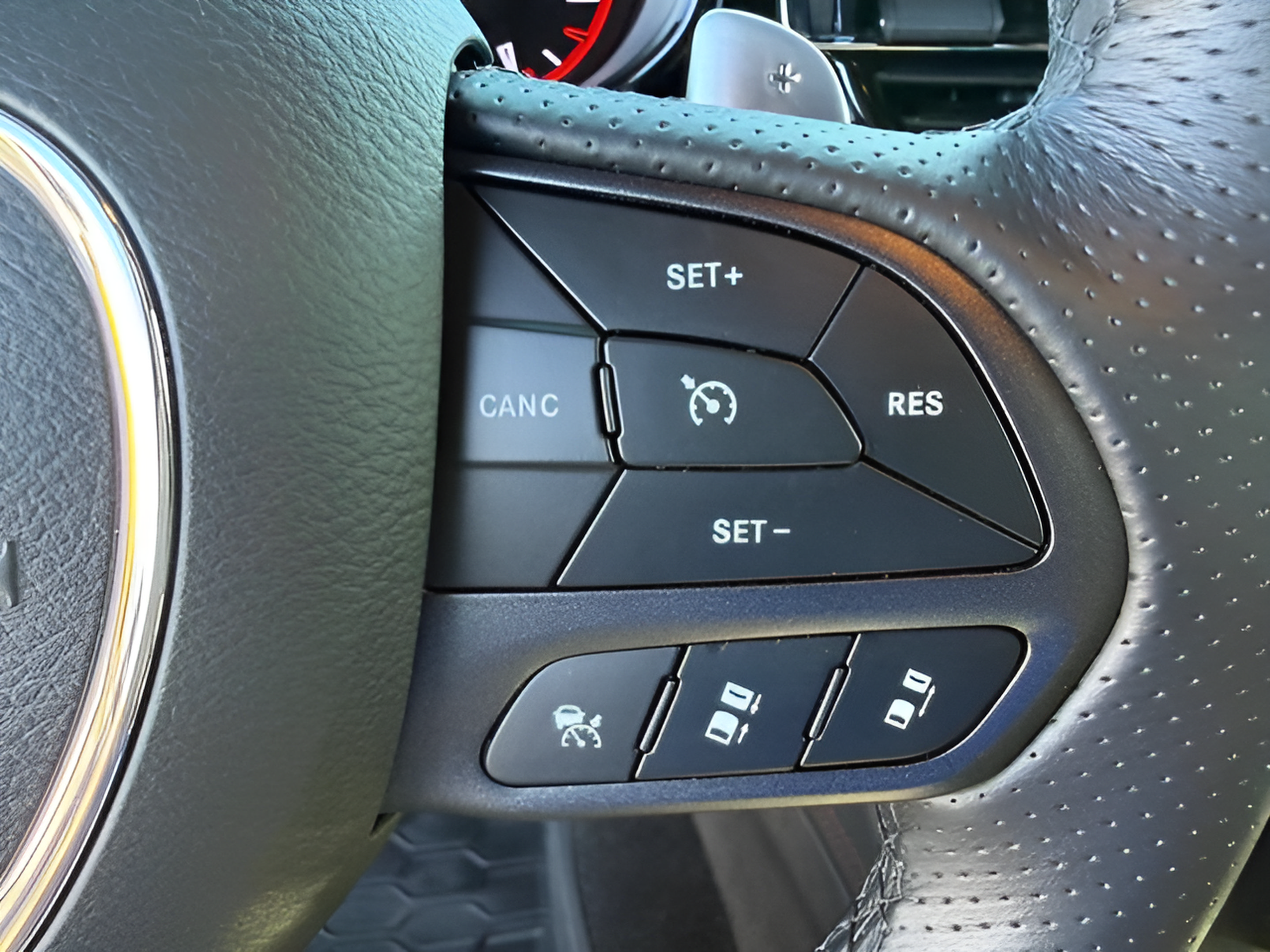 Used 2023 Dodge Durango R/T w/ Tow 'N Go Package AWD/4WD image 22